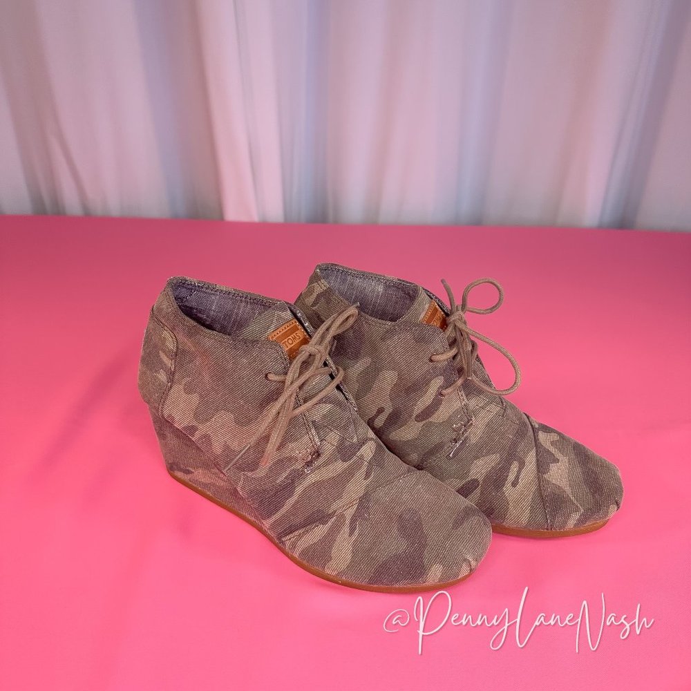 Toms Washed Camo Canvas Desert Wedge Ankle Bootie Size 8.5 - Picture 2 of 10